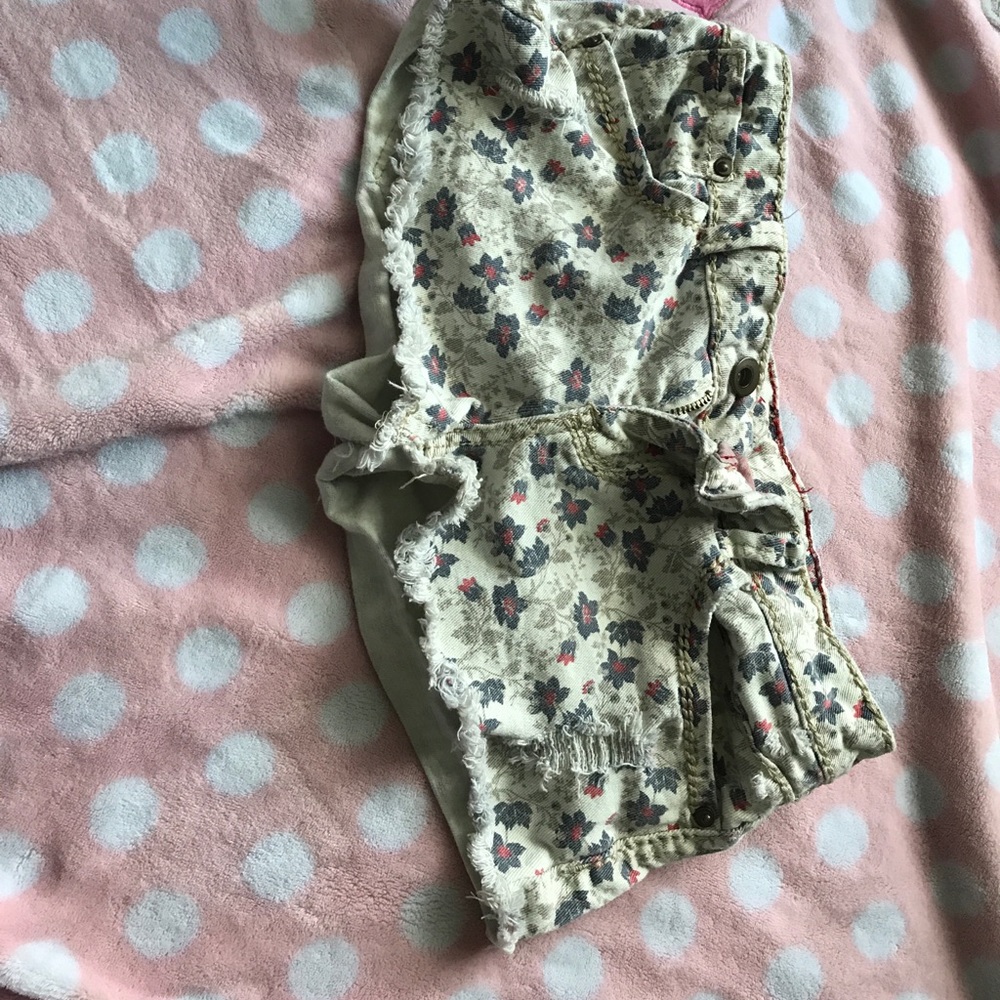 Cute summer shorts 🌻