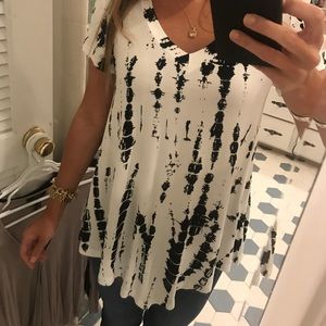 The comfiest tapered hem top!