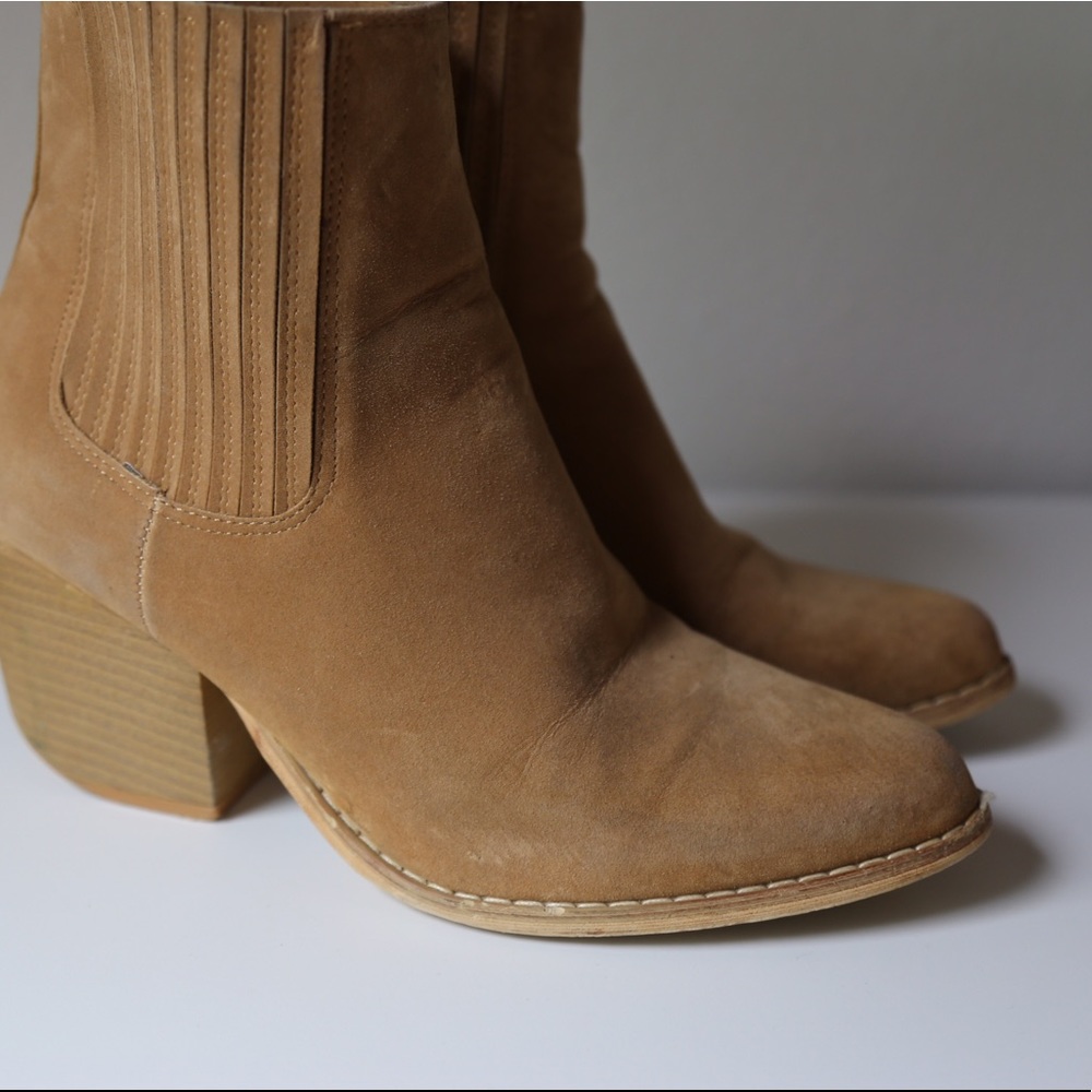 Tan Suede Western Boots