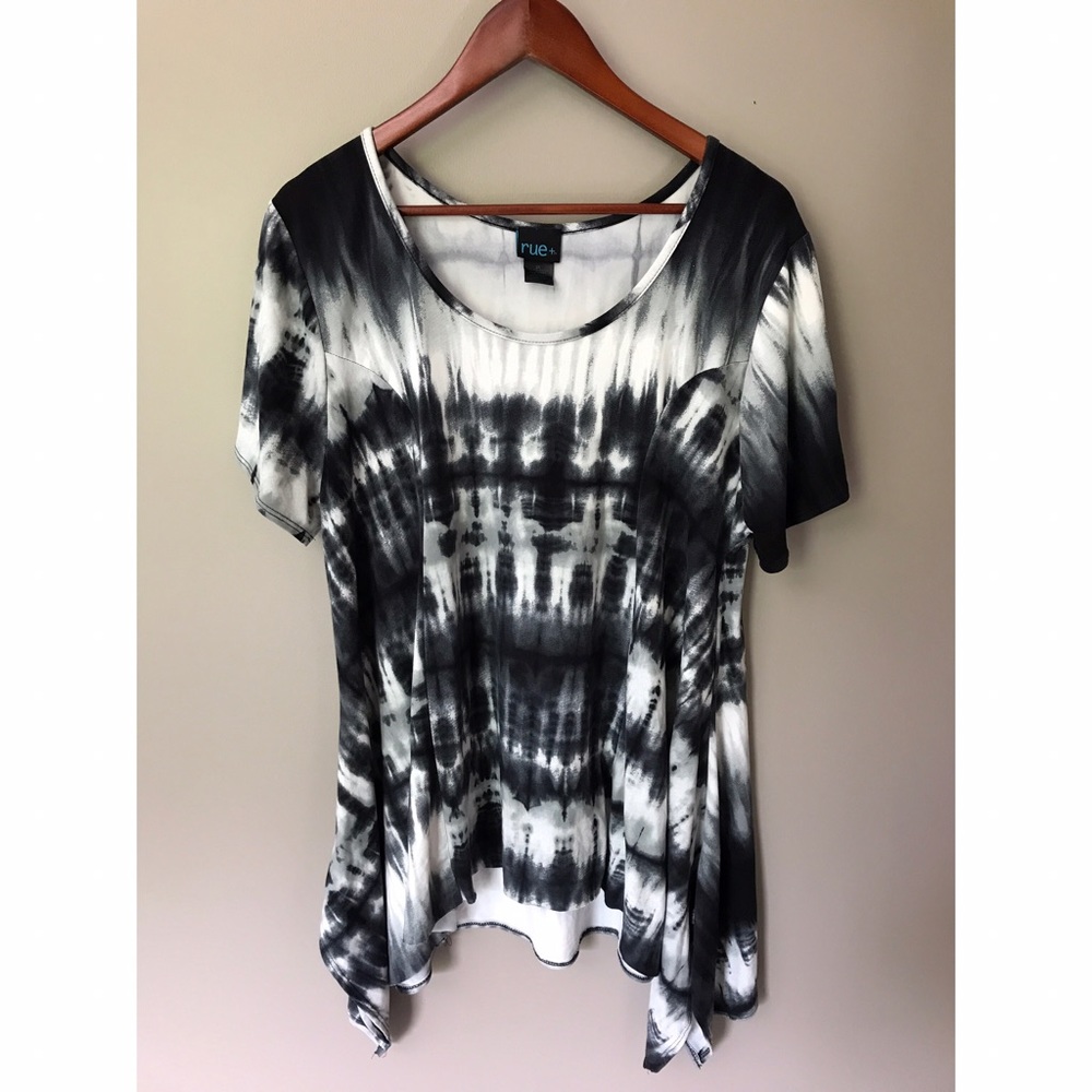 *Rue +* black and white the dye flowing tunic