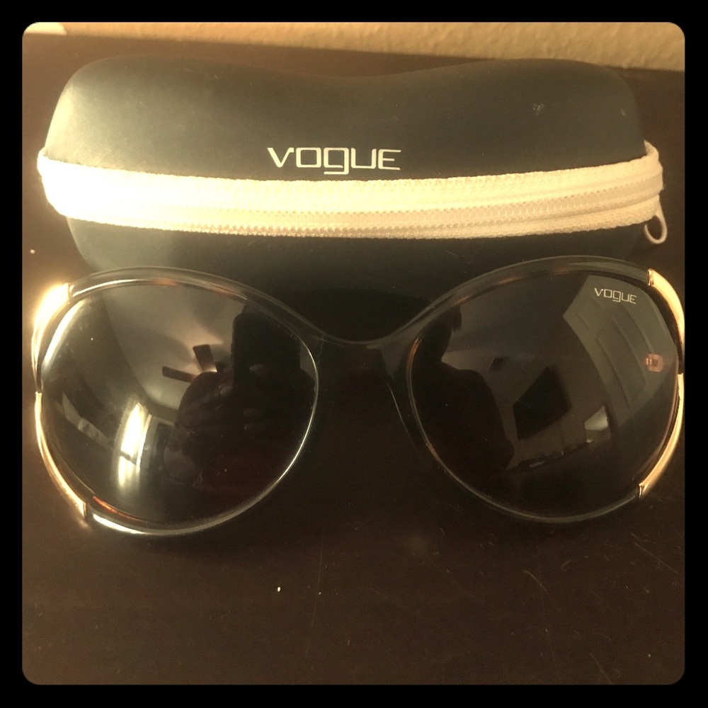 HAUTE VOGUE SUNNIES 😎