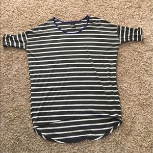 Grey and cream striped shirt!