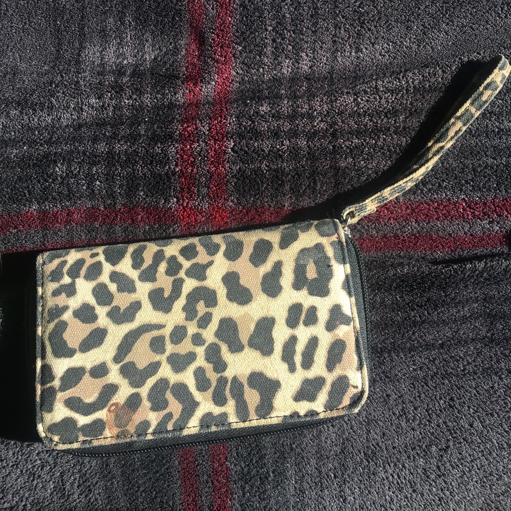 Victoria's Secret pink cheetah wallet - Picture 3 of 3