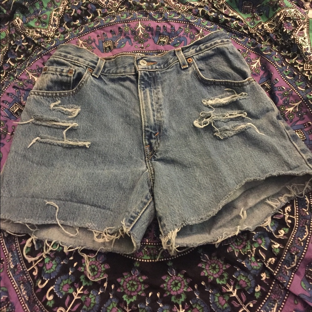Medium wash Levi's jean shorts