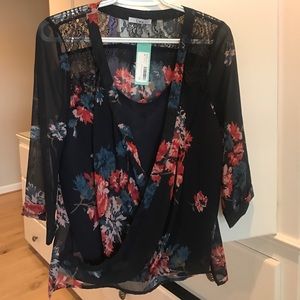 The sweetest floral top!