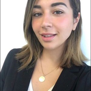 Meet your Posher, Amina