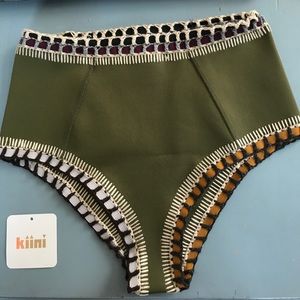 NEVER WORN -- Kiini High- Waisted Bottoms