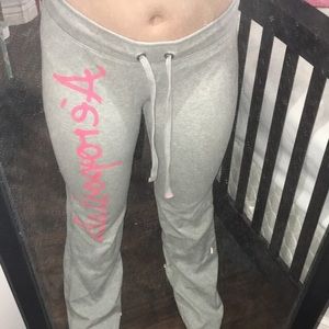 Aéropostale sweats