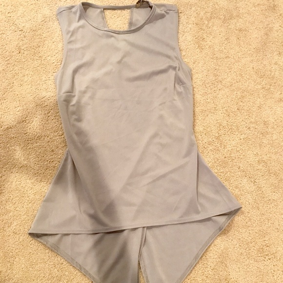 (last One) Gray Cross Back top - Picture 5 of 6
