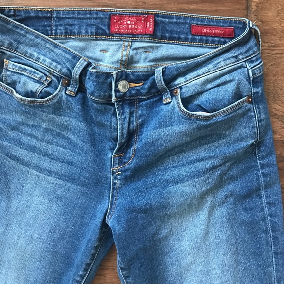 Lucky Brand size 28 skinny jeans - Picture 2 of 3