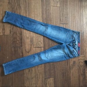 Lucky Brand size 28 skinny jeans