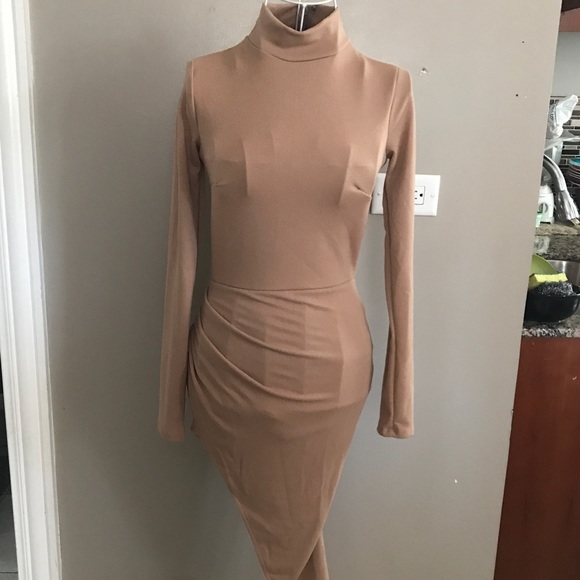 Beige Cute Dress - Picture 2 of 2