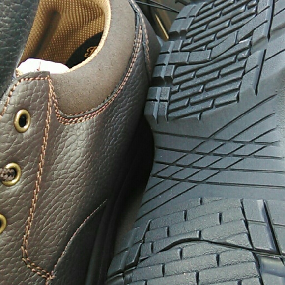 Size 11 Men's casual shoes - Picture 2 of 2