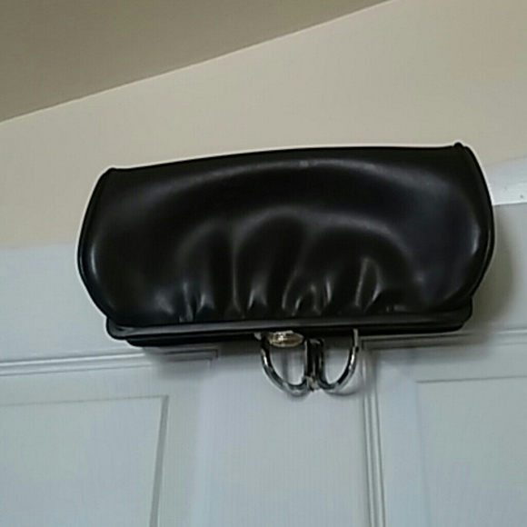 Clutch - Picture 2 of 2