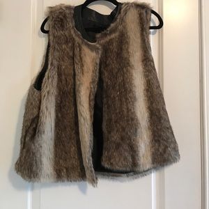 Mossimo XXL Faux Fur / Pleather Vest