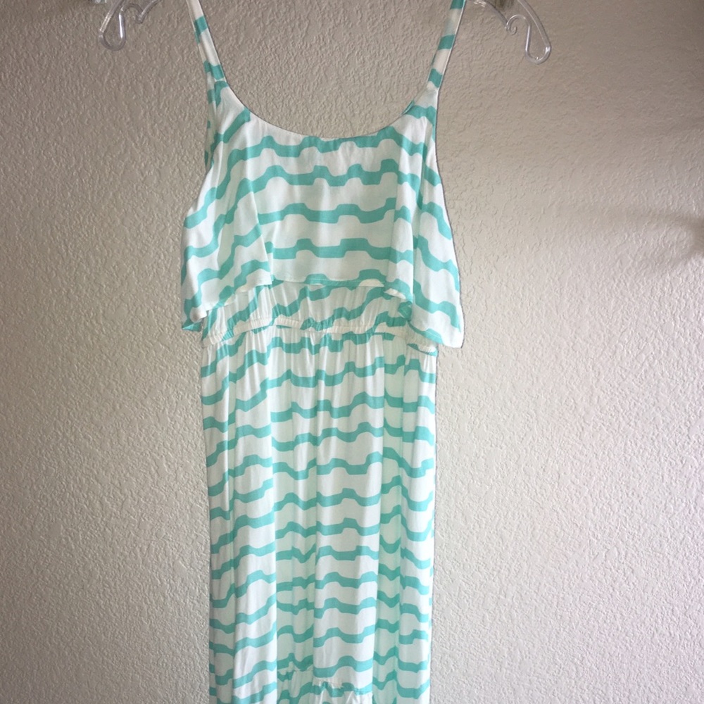 Adorable maxi dress!