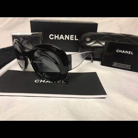 CHANEL Women\'s Sunglasses brand new