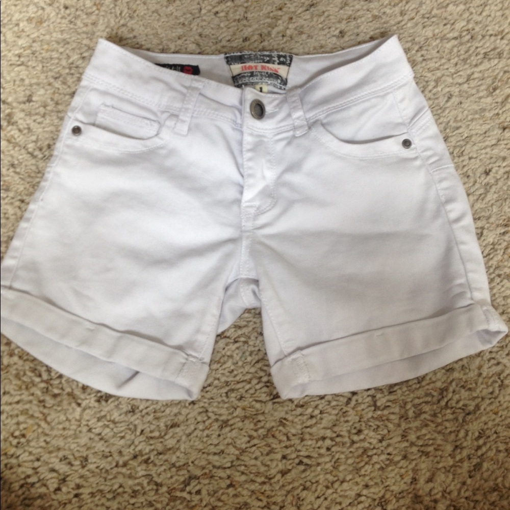 Stretchy white shorts