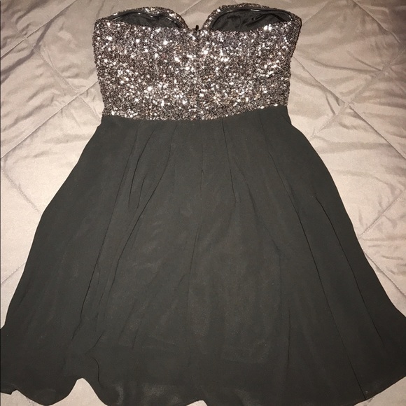 Mini Dress - Picture 2 of 3