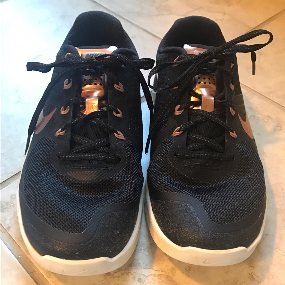 NIKE BLACK WITH ROSE GOLD SWOOSH ANS ACCENTS. SZ 7