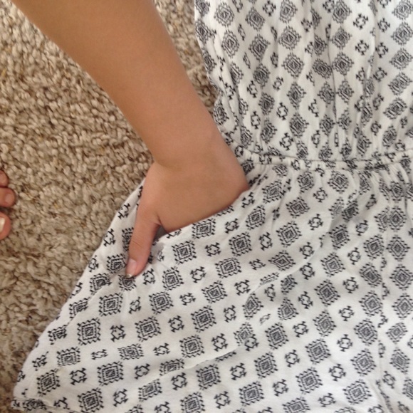 Black and white patterned Romper - Picture 4 of 6