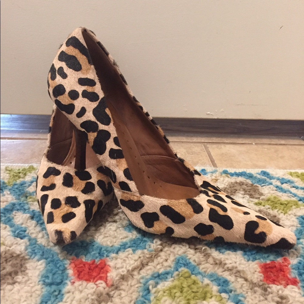 BCBG cheetah print heels💅🏽