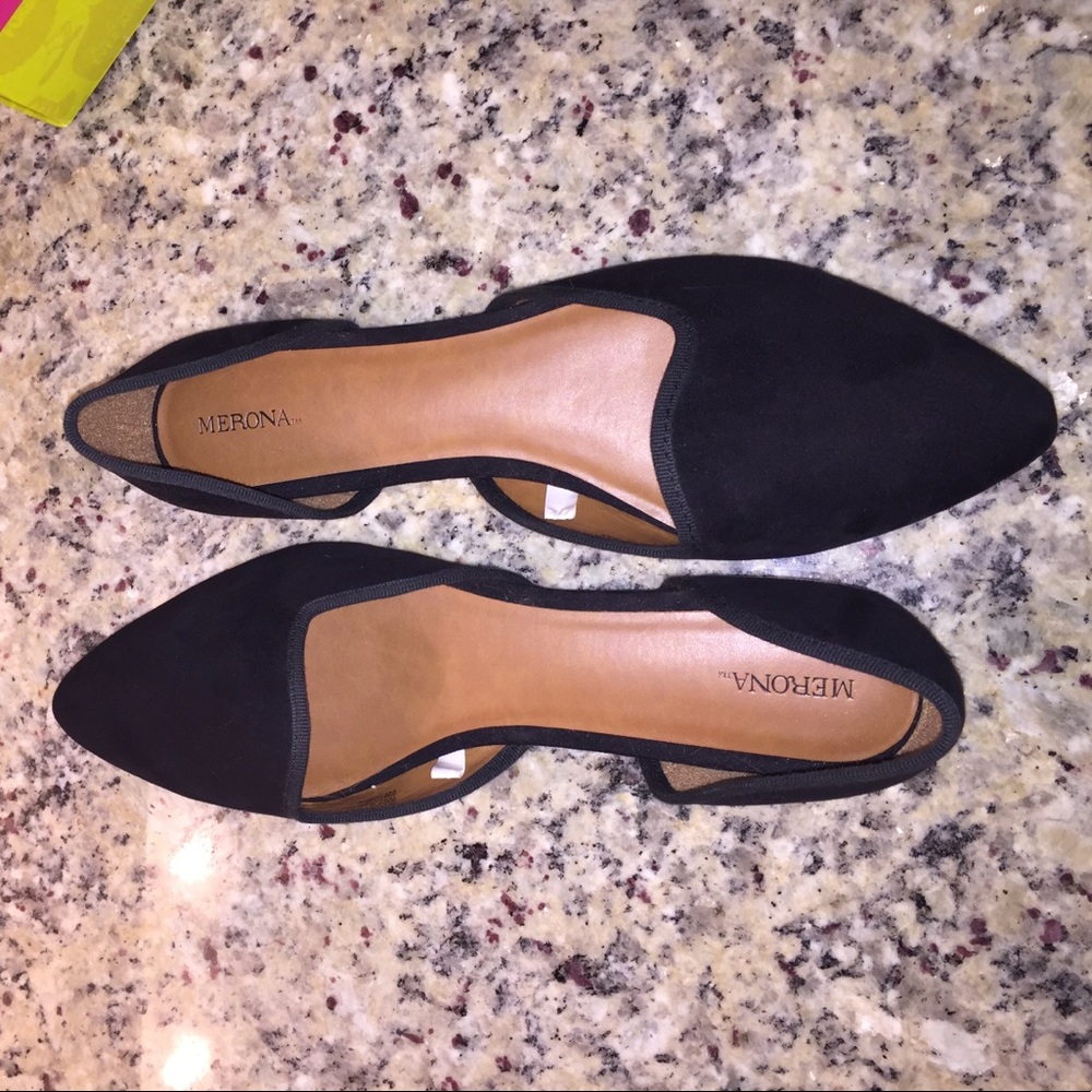 Super cute black flats
