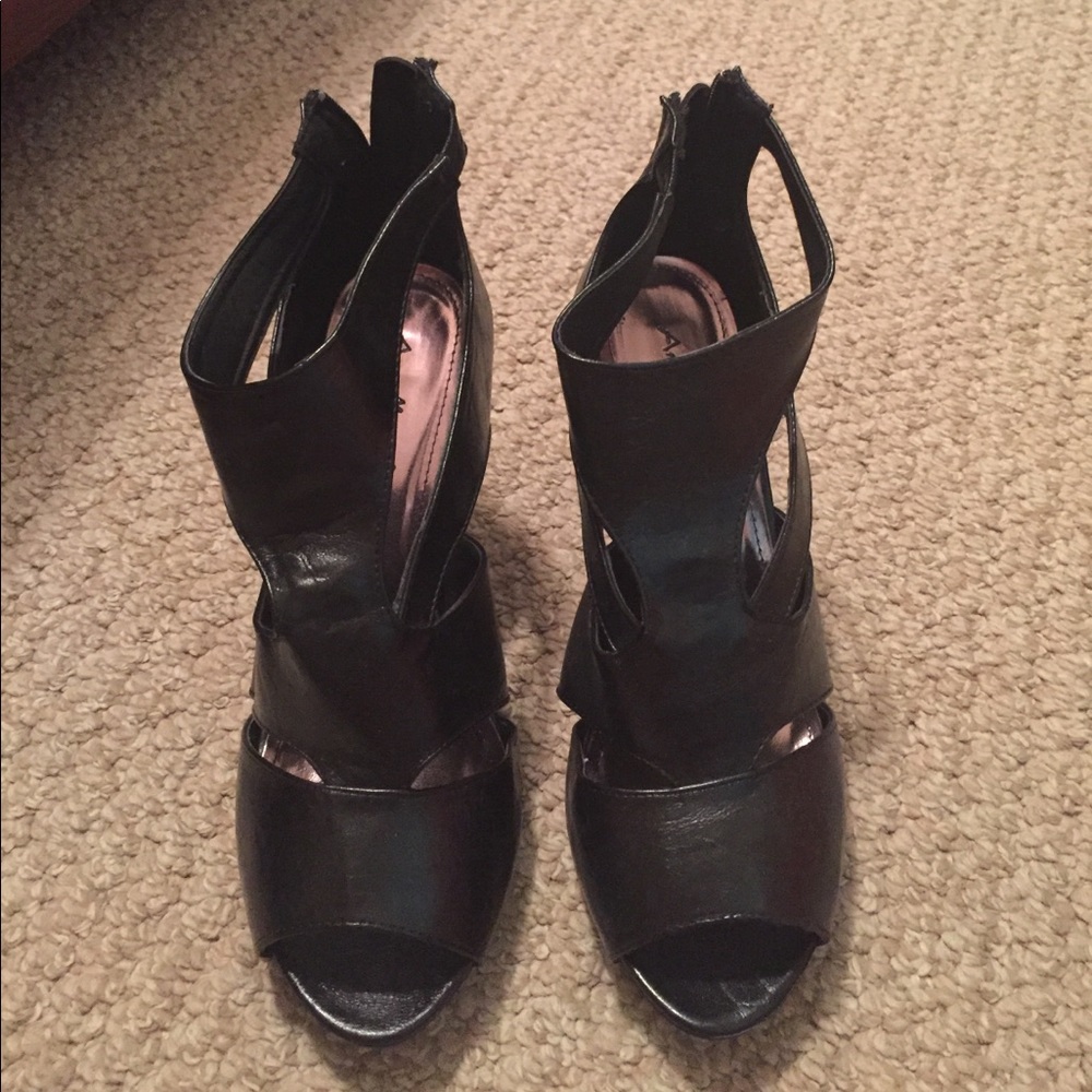Solid black heels.