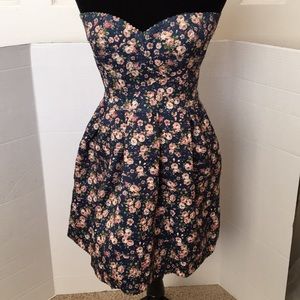 Floral strapless dress