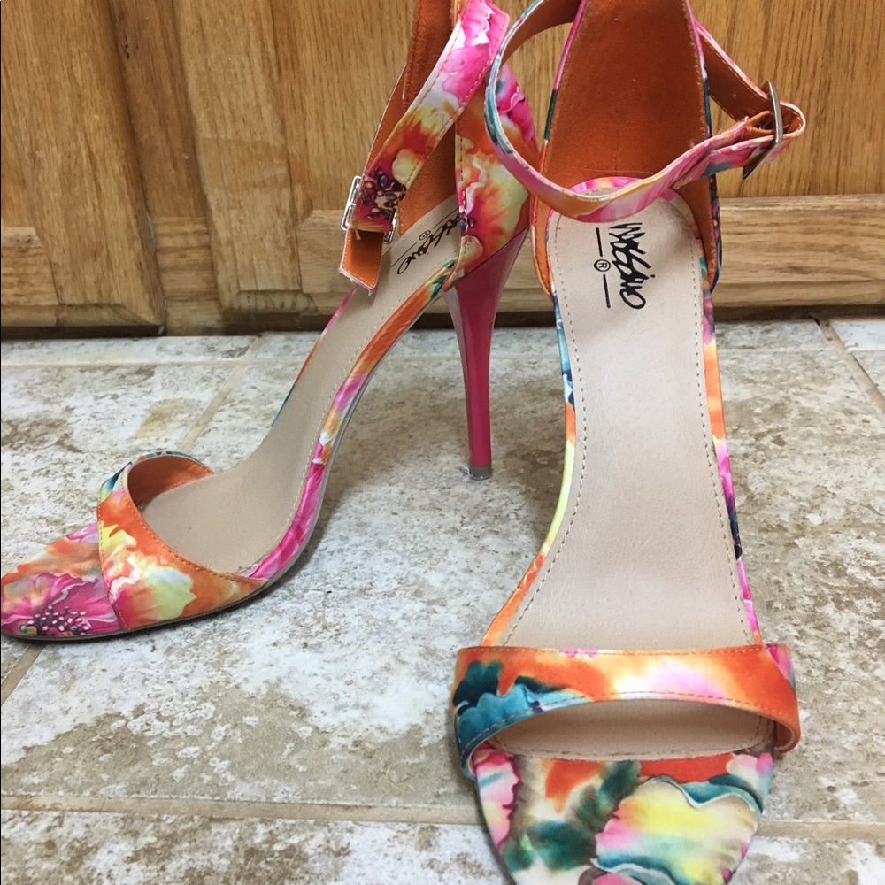 HOLD-Target electric open toe heels-