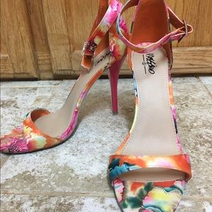 HOLD-Target electric open toe heels-