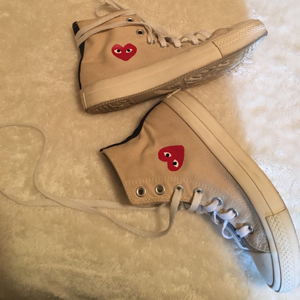 SOLD 🚫Commes des garçons PLAY converse in cream