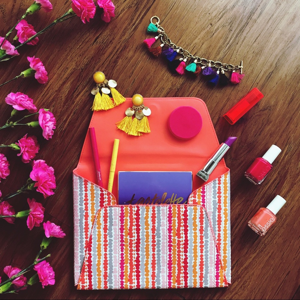 Vera Bradley Envelope Clutch !!