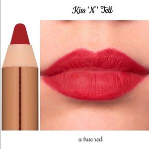 Charlotte Tilbury Lip Cheat in Kiss n Tell