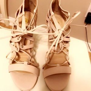 Light pink laced wedges!