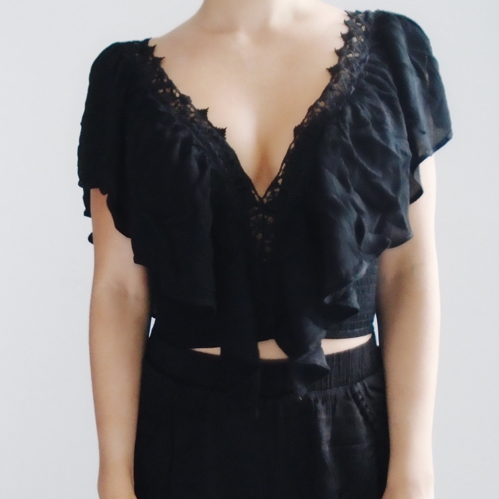 • Hailey Crochet Crop Top • - Picture 4 of 5