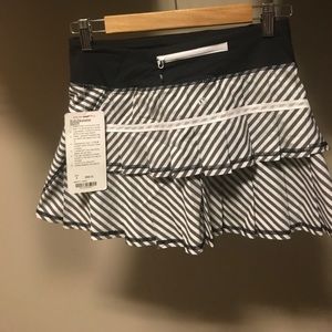 NWT never been worn Lululemon Pacesetter skirt S4