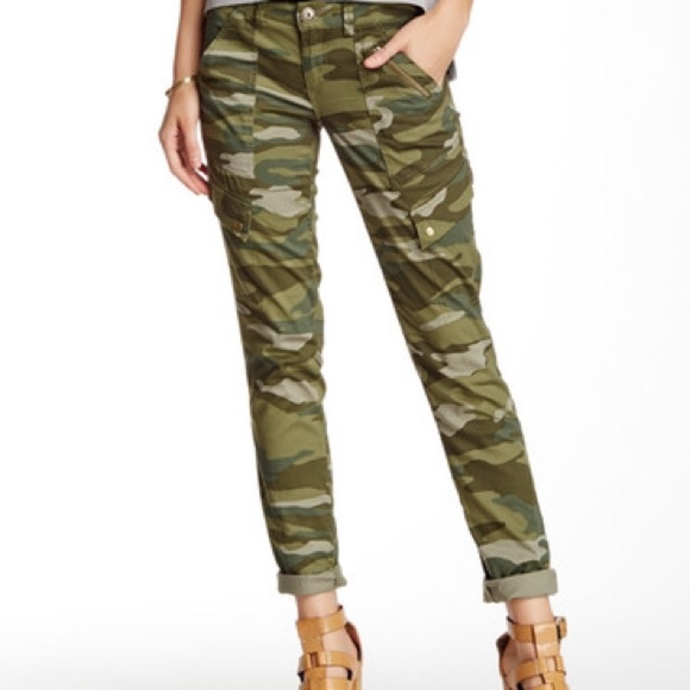 🎉Host Pick🎉NWT Jolt Camo Pants