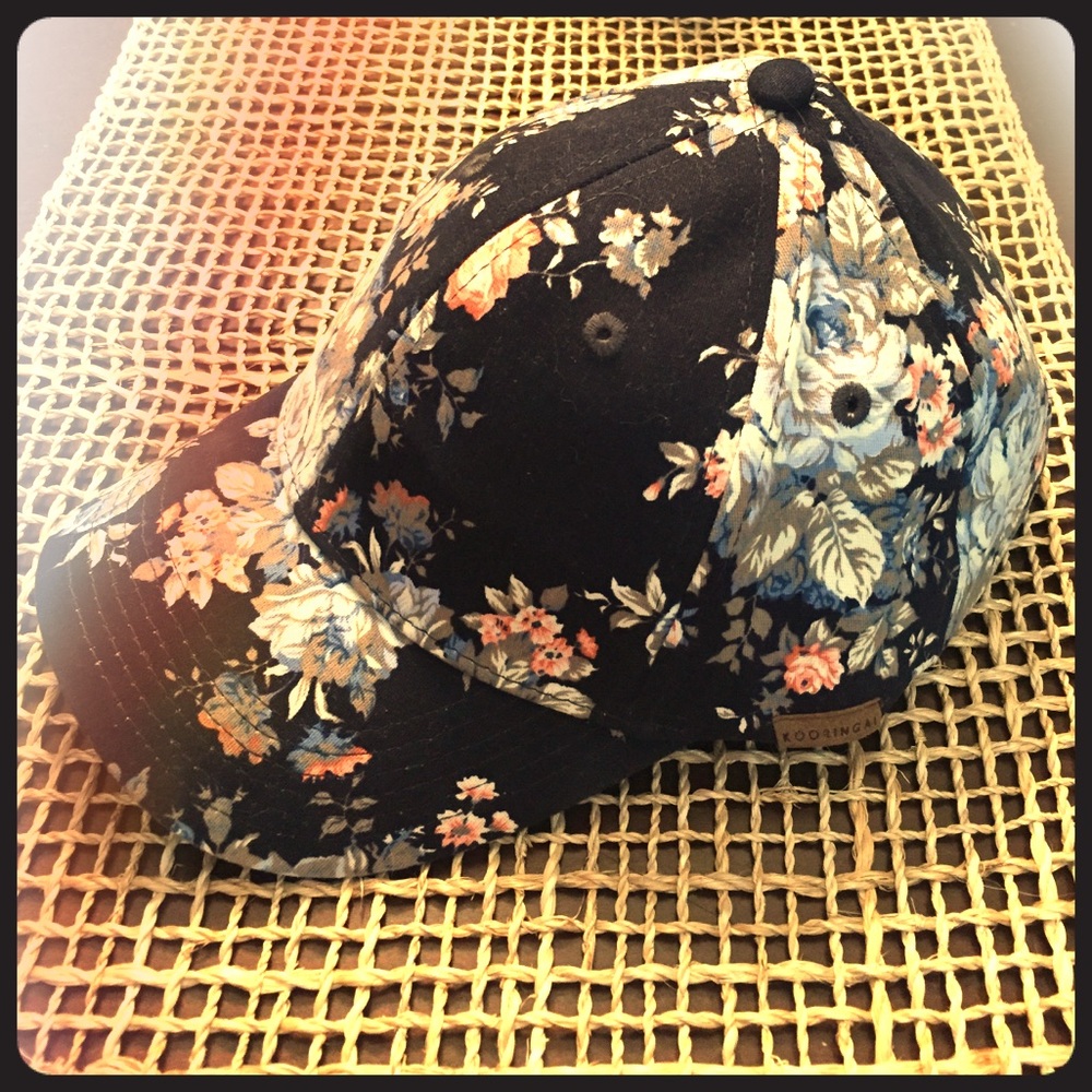 🌺🌸Adorable Floral Hat!!!🌸🌺