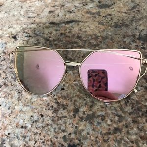 Cat eye sunglasses