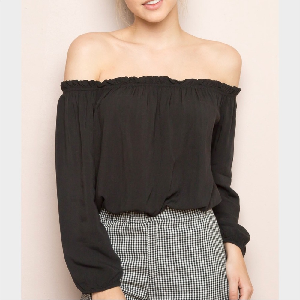 Off the shoulder Brandy Melville crop top💕