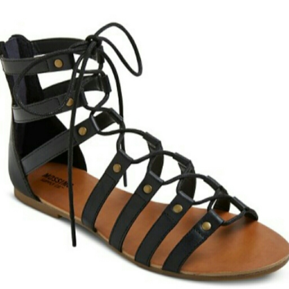 SOLD •Black Gladiator Sandals