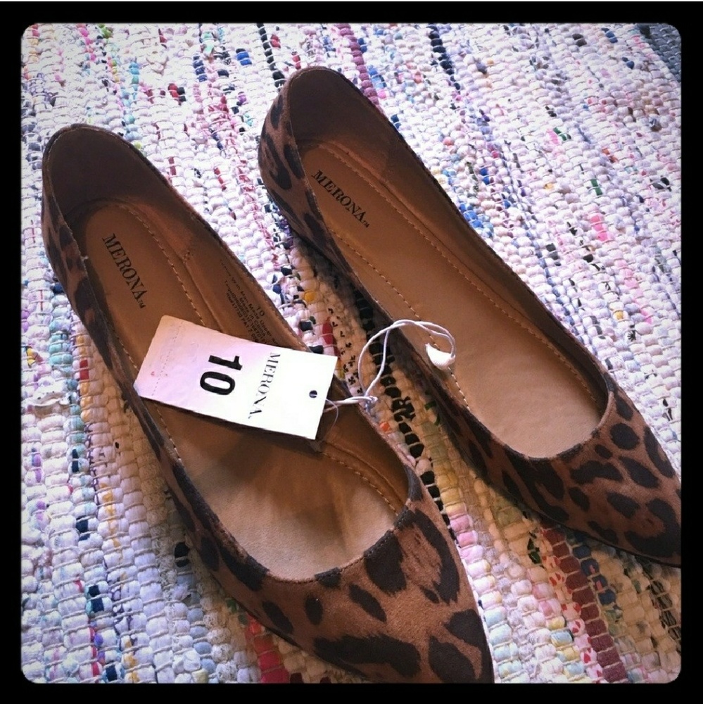 Merona size 10 cheetah print flats