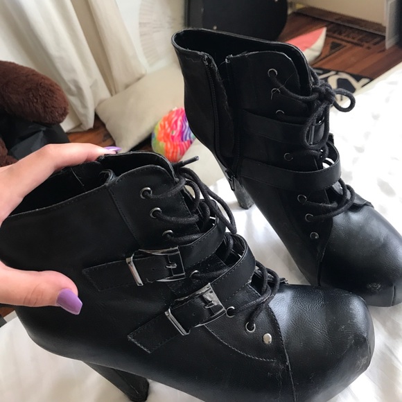 black fake leather heeled booties - Picture 1 of 1