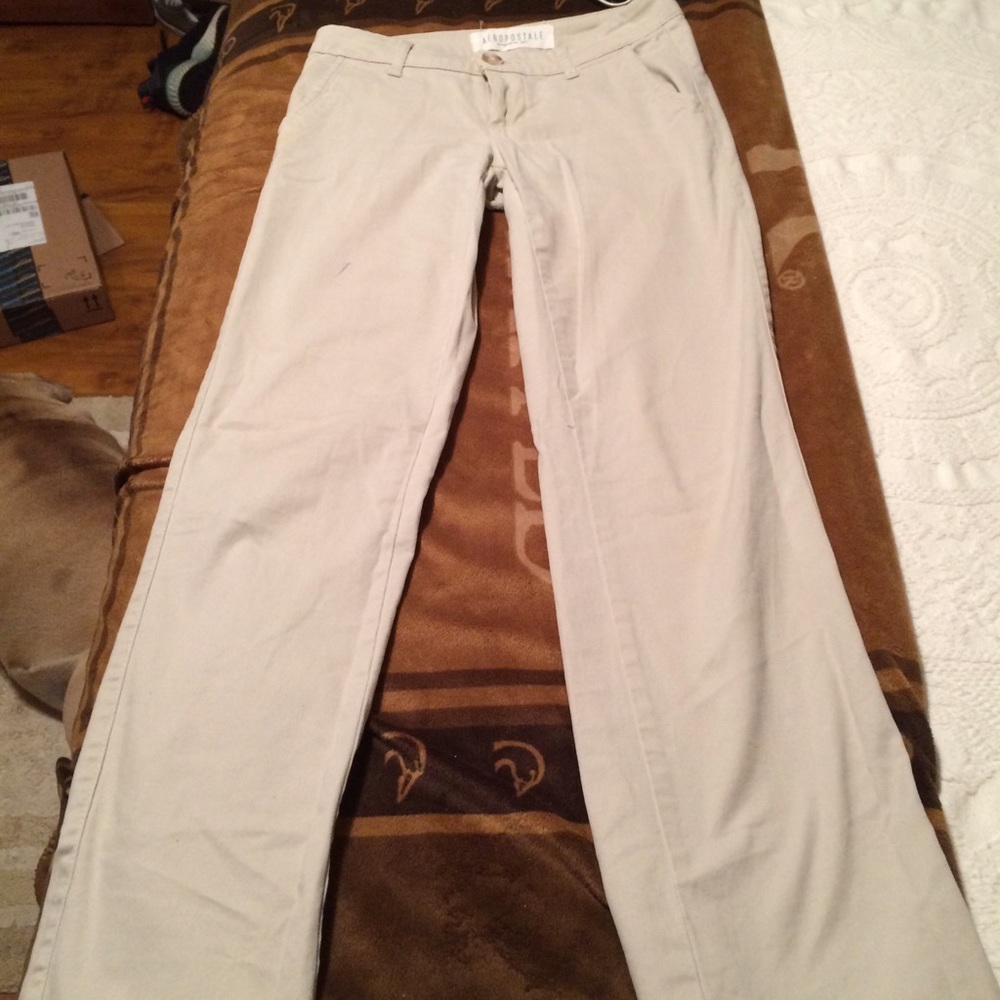 00 Aeropostale Khaki pants!