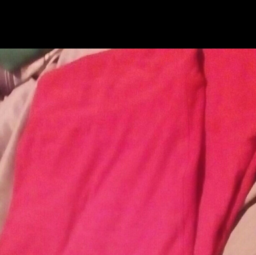 SOLD!!!! True red LULAROE Leggings