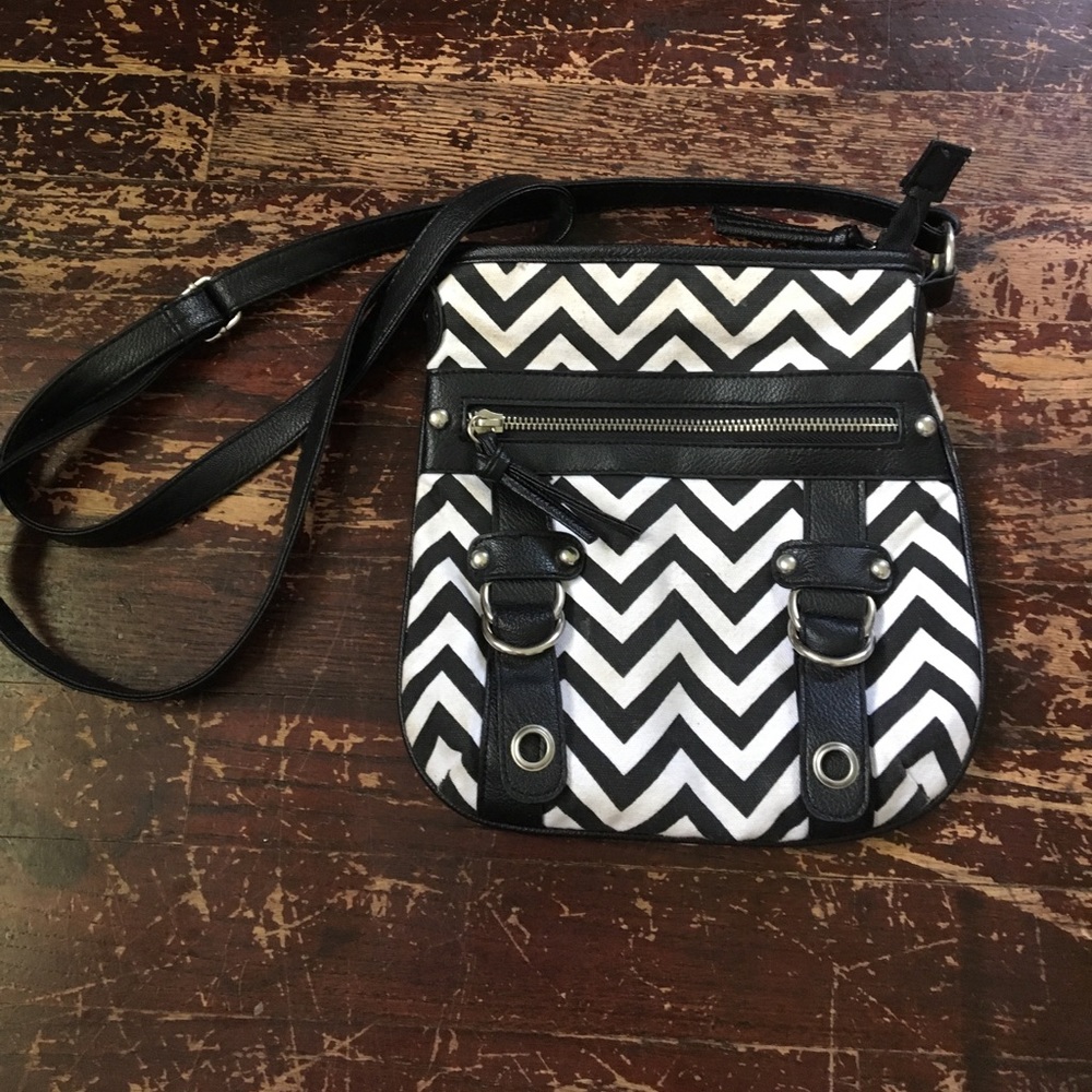 Black & White Chevron Purse