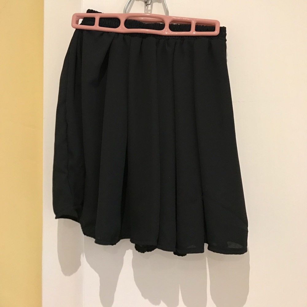 black skater skirt