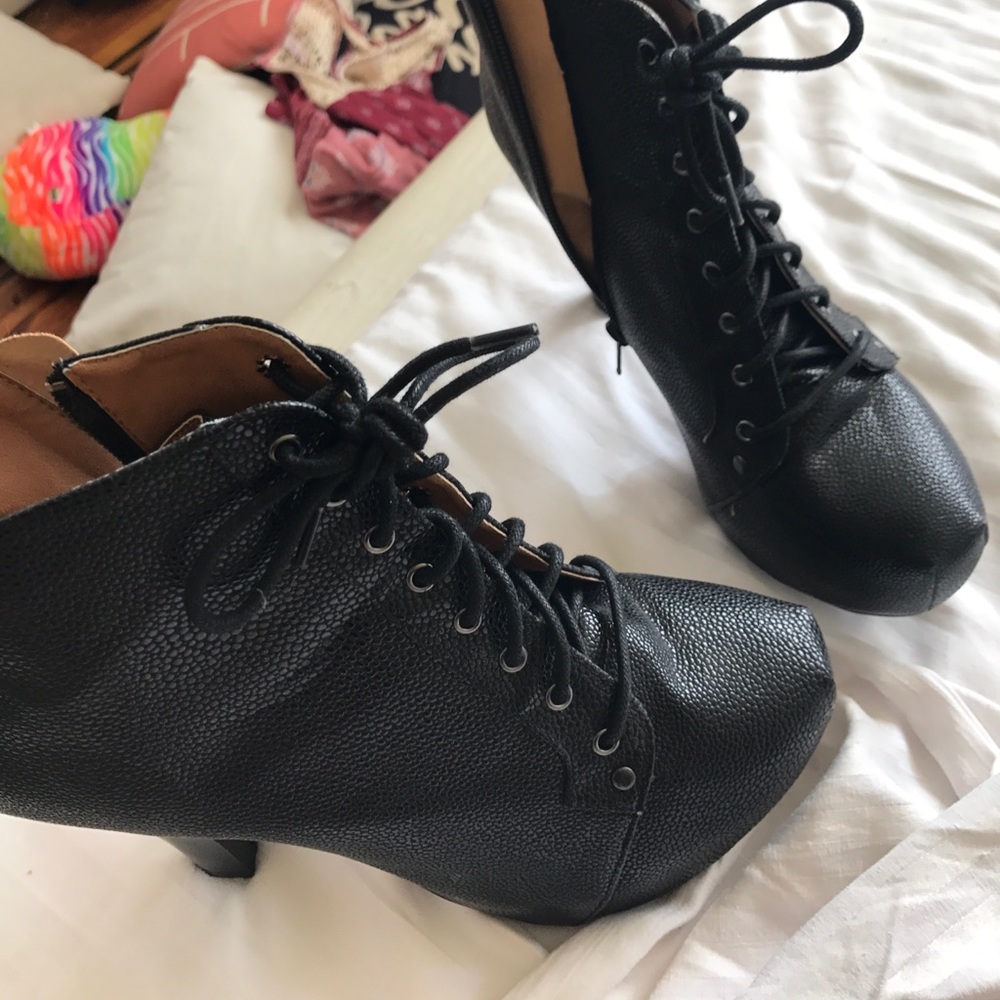 Black fake leather boots