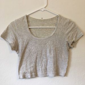 SCOOP NECK CROP TOP